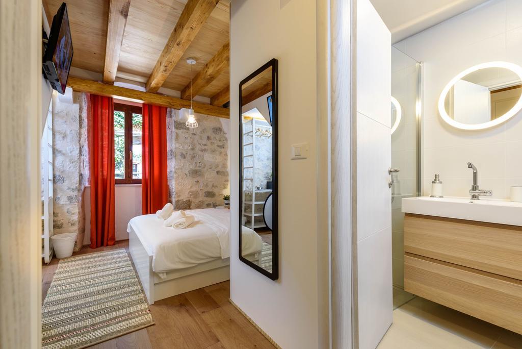 טרוגיר Apartments & Rooms Tiramola - Old Town מראה חיצוני תמונה