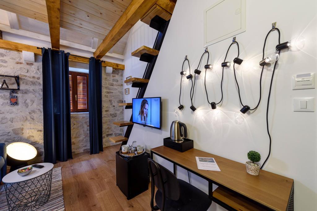 טרוגיר Apartments & Rooms Tiramola - Old Town מראה חיצוני תמונה