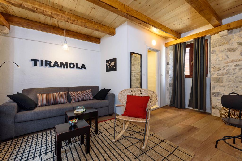 טרוגיר Apartments & Rooms Tiramola - Old Town מראה חיצוני תמונה