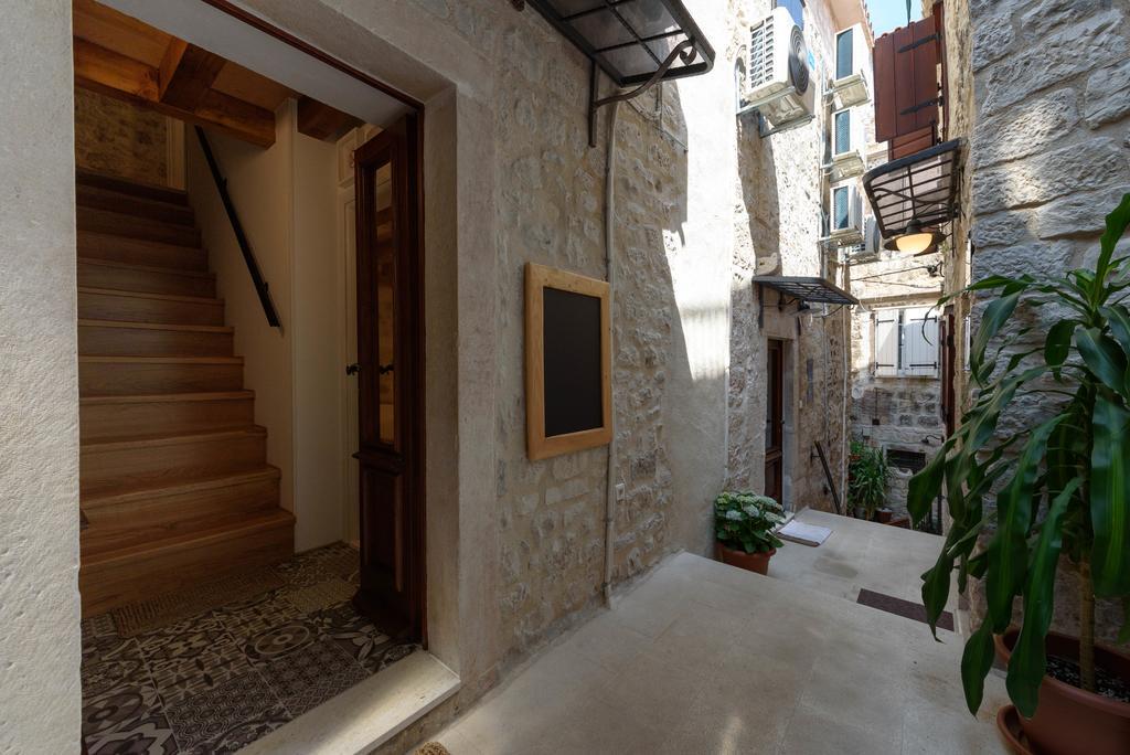 טרוגיר Apartments & Rooms Tiramola - Old Town מראה חיצוני תמונה