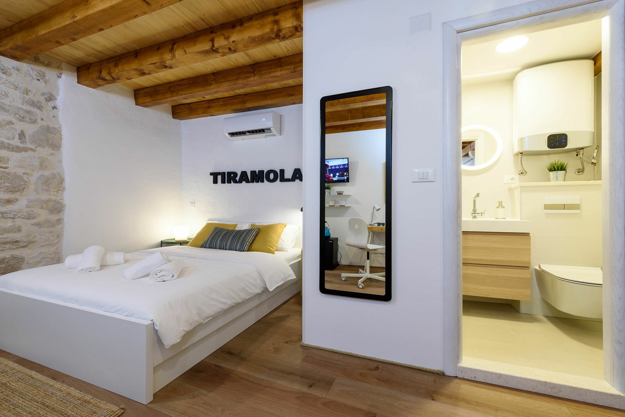 טרוגיר Apartments & Rooms Tiramola - Old Town מראה חיצוני תמונה