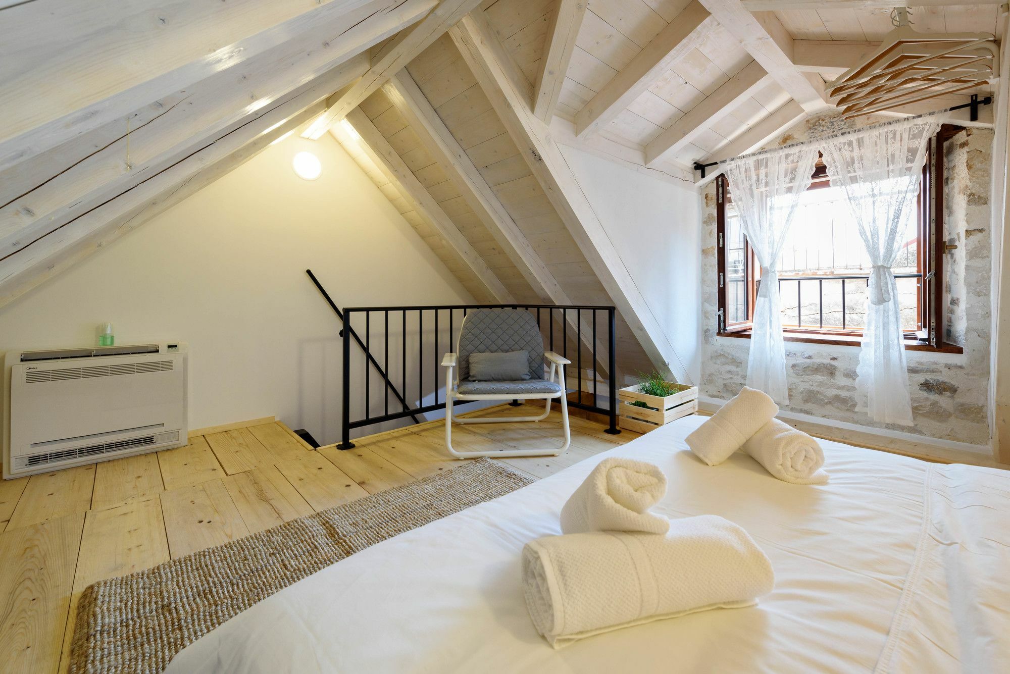 טרוגיר Apartments & Rooms Tiramola - Old Town מראה חיצוני תמונה